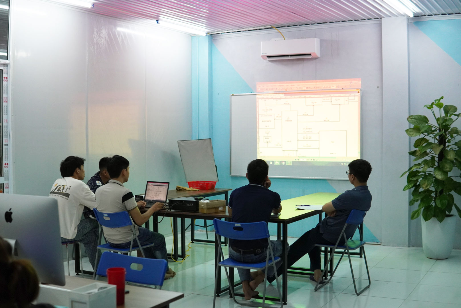 Học sửa chữa phần cứng laptop tại hnstore 2 tháng ra nghề lương từ 10 triệu/ tháng